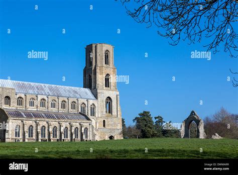 The 1107 Wymondham Abbey In Norfolk England Uk Stock Photo Alamy