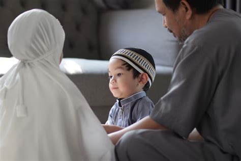 8 Tips Mengajari Si Kecil Berpuasa Di Bulan Ramadan