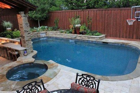 25 Fabulous Small Backyard Designs With Swimming Pool