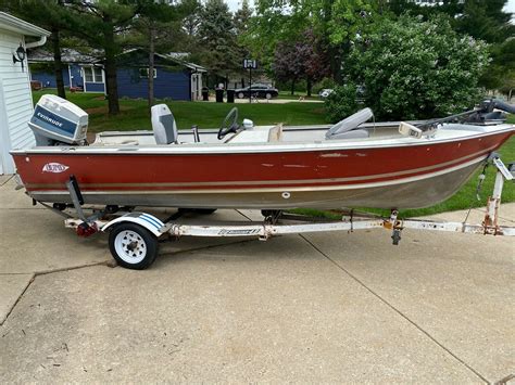 Lund Boat Mr Pike 16 V Hull Fishing Boat 70hp Evinrude Read