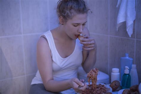 Binge Eating Disorder Overview Causes Symptoms Treatment