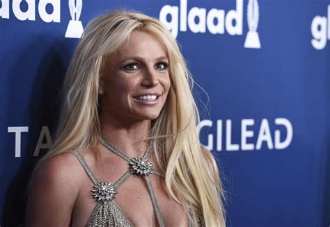 Britney Spears Debuts Bold New Hair Colour On Instagram 7news