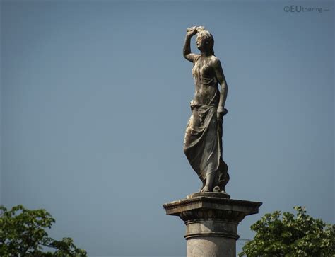 Photos of Venus Goddess of Love statue in Luxembourg Gardens- Page 393