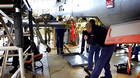 Aircraft Maintenance Engineer Try It For 5 Youtube