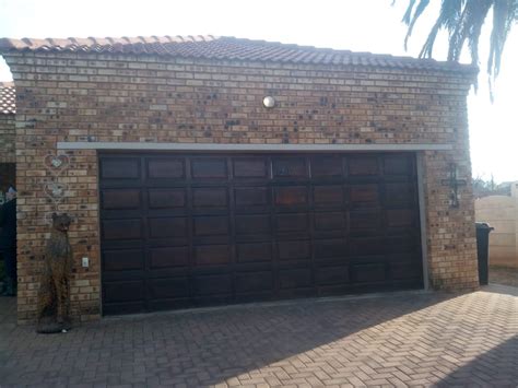 3 Bedroom Townhouse For Sale In Fochville Remax Of Southern Africa