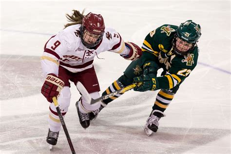 Boston College Womens Hockeys Daryl Watts Wins Bcis Award For Female