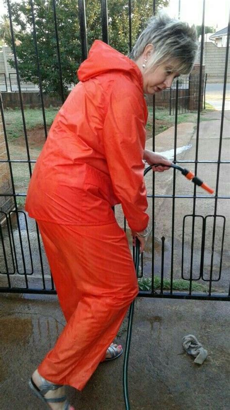Pin Von Jan Auf Orange Rainsuit Regenkleidung Regenmantel Mantel