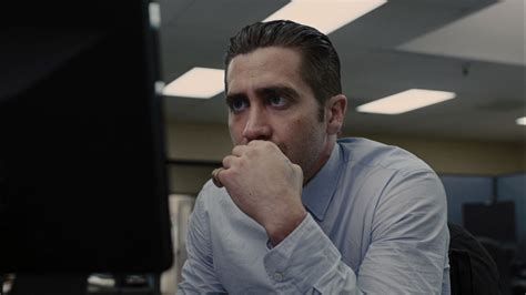 Ahlak ve etik kavramını kaybeden bir karakterin başarı öyküsünü filmde jake gyllenhaal'e, rachel mcadams, naomie harris, 50 cent ve forest whitaker gibi yıldız isimler eşlik ediyor. Jake Gyllenhaal as Detective Loki in Prisoners (2013)