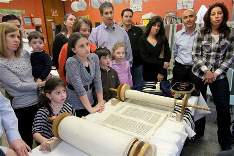 Hewlett East Rockaway Jewish Centre Hosts Torah Writing Event Herald