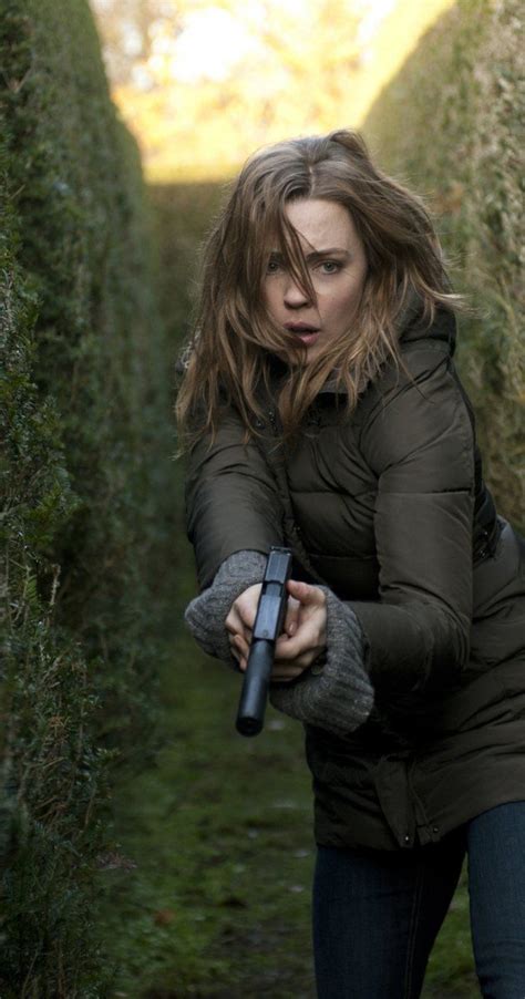 Melissa benoist, john corbett, melissa george, sophia loren. Hunted (TV Series 2012- ) | Female character inspiration, Character inspiration, Poses