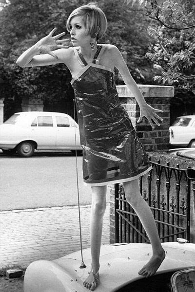 Schönheitsideal Twiggy In 2020 1960er Jahre Mode 60er Jahre Mode Sechziger Jahre Mode