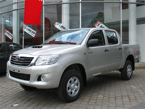 Filetoyota Hilux 2012 25 Td Crew Cab Wikipedia The Free