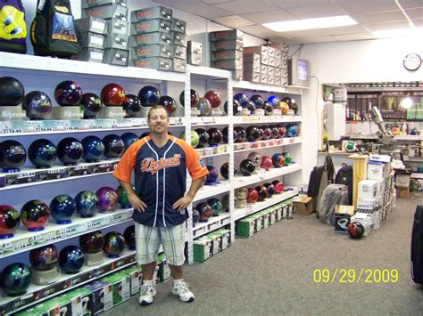 Vinces 300 Bowl Pro Shop