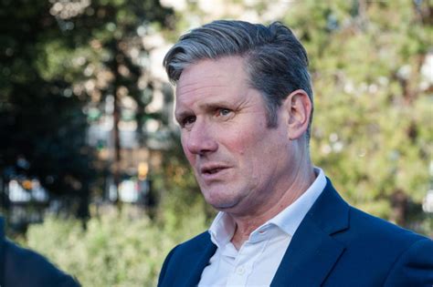 Sir keir rodney starmer kcb qc mp (born 2 september 1962) is a british politician and former lawyer who has served as leader of the labour party and leader of the opposition since 2020. Keir Starmer enters Labour leadership contest - Channel 4 News