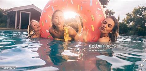 Girls Kissing At Party Photos And Premium High Res Pictures Getty Images