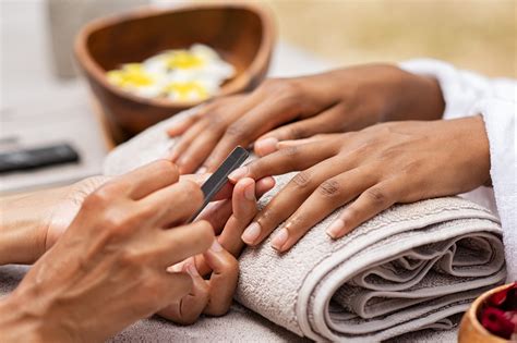 What Is A Spa Manicure Your Spa Manicure Guide Classpass