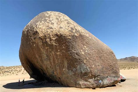 The Story Of Californias Mythical Giant Rock The Purported Largest