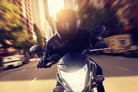 permis moto accéléré and rapide avantages et inconvénients
