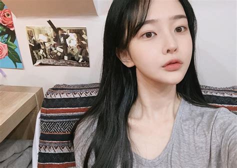 いいね！485千件、コメント270件 ― 화민さんhwaminのinstagramアカウント 「봄이니까 긴머리로 변신 에드비」 Woman Face Girl Face