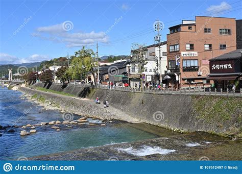 Miyagawa River, Takayama, Japan Redactionele Fotografie - Image of ...