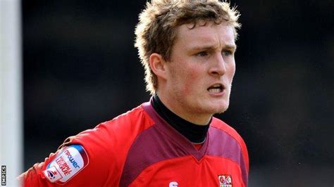 Liam Obrien Dagenham Sign Ex Brentford Goalkeeper Bbc Sport