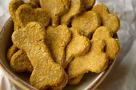 You can make these delicious carrot and banana dog treats in less than