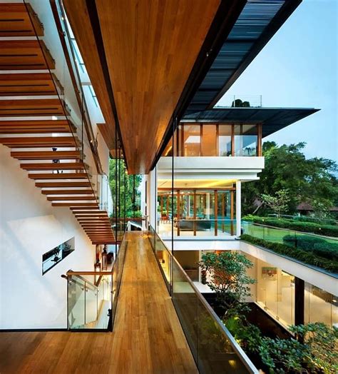 Malaysia is located in a tropical zone, which means its climate is vastly different from use of cement or wooden floors a modern tropical house will have either cement or wooden floors in species such as. Modern Tropical Bungalow: Dalvey Road House by Guz ...