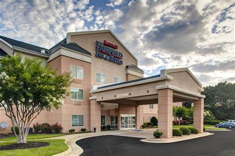 Fairfield Inn And Suites By Marriott Emporia Emporia Virginia Us