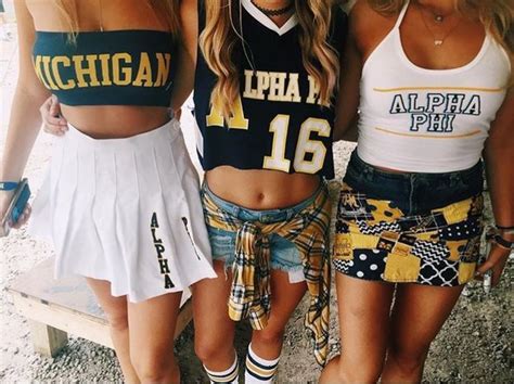 Messegeddert 🌻 Tailgate Outfit College Tailgate Outfit College Gameday Outfits