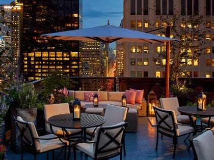 Glorious views of williamsburg, the east river and manhattan can be enjoyed from. 17 Best Rooftop Bars in New York City - Condé Nast Traveler
