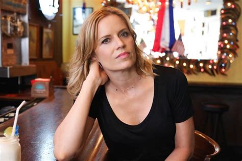 Find Out Kim Dickens The Gone Girl Stars Net Worth Celebrity Relations