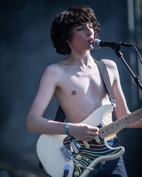 Thestarscomeouttoplay Finn Wolfhard Shirtless And Barefoot