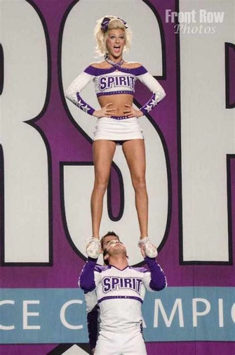 Cheerleaders Captured With Awkward Faces That Are Hilarious