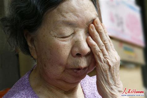 한국 83세 로인조선 리산가족상봉 연기 소식에 유감의 눈물9 인민넷 조문판 人民网