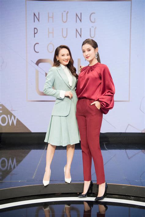 Rất nhiều người đã vào chúc mừng nữ ca sĩ quê bắc ninh vì tuy nhiên, hòa minzy cũng bị mỉa mai rằng chưa cưới, chưa có chồng nhưng đã công khai khoe có con. Nam chính cực hot vào vai vua Bảo Đại trong MV mới của Hoà ...