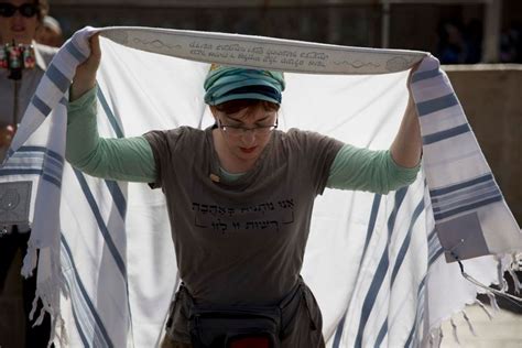 Jewish Women Pray At Jerusalem Holy Site Angering Rabbi The Seattle