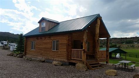 Whether you're looking for a luxurious vacation home for your ranch or a small cabin for your aging parent, we've got a high quality cabin for you! PREFAB LOG CABIN (With images) | Prefab log cabins, House ...