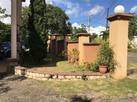 This city has a good choice of unit sizes, ranging from lofts to four or more bedrooms. 4 BEDROOM HOUSE FOR RENT for sale in Mandeville, Jamaica ...