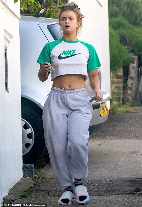 Eastenders Star Maisie Smith Flashes Her Toned Midriff In A Crop Top