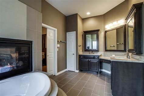 Remodeling your master bathroom will be one of the best luxuries you will ever gift yourself. master bathroom remodel ideas 2017 - Grasscloth Wallpaper