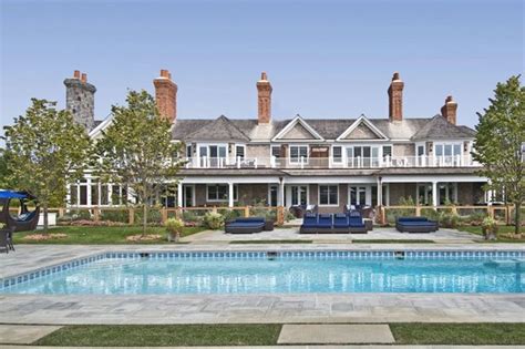 Beyonce and jay z have been a power couple for over a decade. Beyonce and Jay Z hire huge Hamptons mansion for reported £250k - 3am & Mirror Online