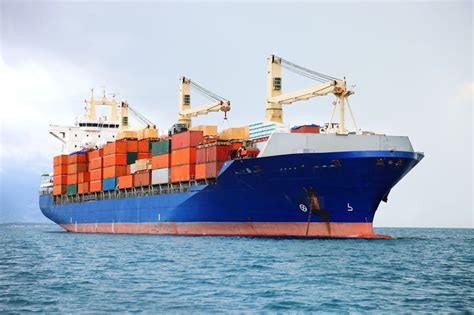 3 Great Advantages When You Invest In Affordable Used Shipping