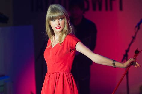Is Taylor Swifts New Hair Look A Red Easter Egg