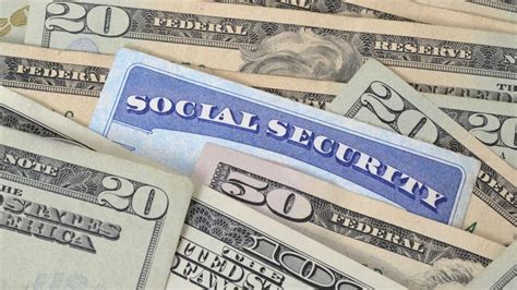 what is the average social security check at age 70 greatsenioryears