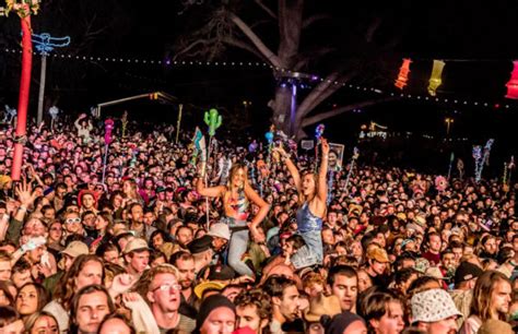meredith music festival drops 2018 lineup ft the presets the breeders more lifewithoutandy