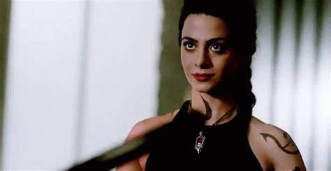 Isabelle Lightwood Izzy GIF Isabelle Lightwood Izzy Shadowhunters Discover Share GIFs