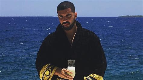The Good Life Drake Shows Off Buff Body In Shirtless Pool Pics