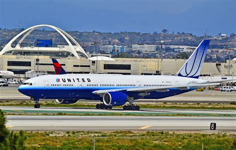 N784ua United Airlines Boeing 777 222er 2984 Cn 26951 Flickr