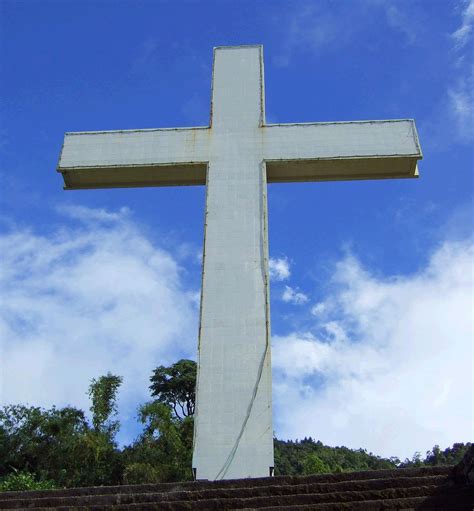 File:Christian cross on top of Bukit Kasih template.jpg - Wikimedia Commons