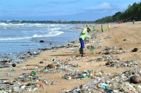 Bali Declares Garbage Emergency Amid Sea Of Waste Abs Cbn News